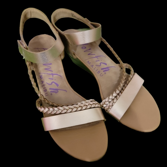 7.5 Metallic Blowfish Wedge Women's Shoe - Picture 7 of 7